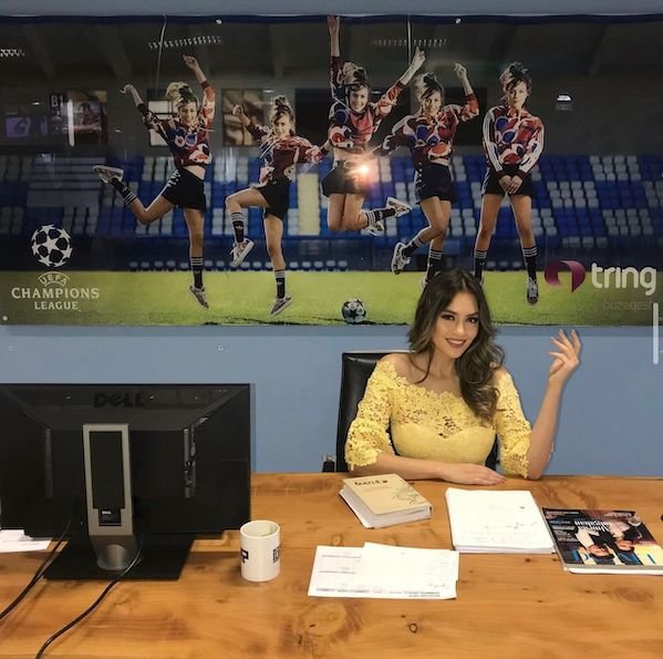 با اوا موراتی Eva Murati مجری زیبای فینال لیگ قهرمانان اروپا بیشتر آشنا بشید (+عکس)