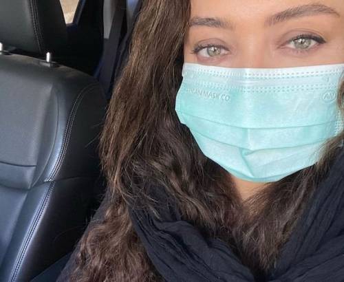 نیکی کریمی با تیپ جنجالی در خیابان نیویورک آمریکا (+عکس)