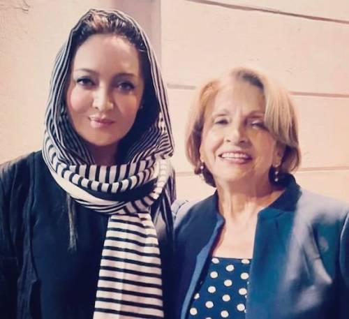 نیکی کریمی با تیپ جنجالی در خیابان نیویورک آمریکا (+عکس)